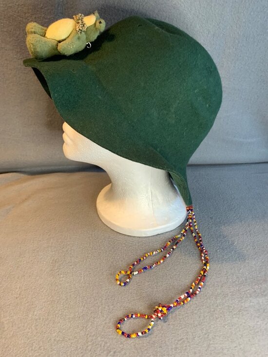 Ladies Green Crusher Wool Hat with Frog and Bead Accents by Effanem Vintage main image 6